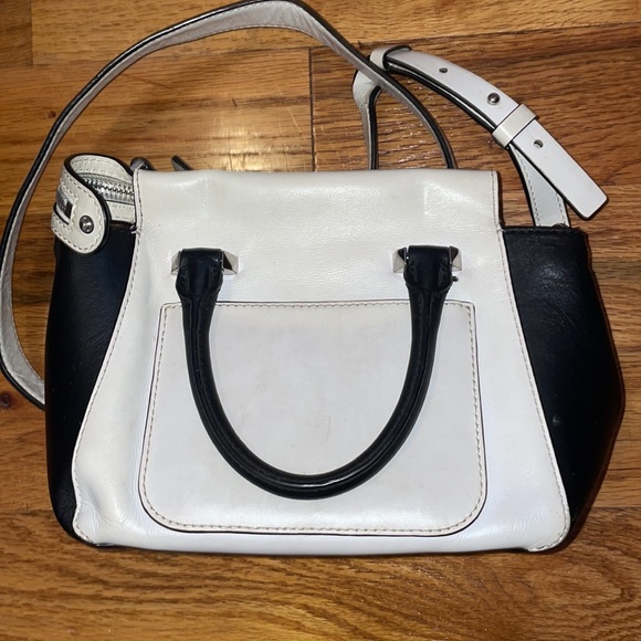 Michael Michael Kors NOLITA MINI MESSENGER Black and White small bag - Picture 5 of 12